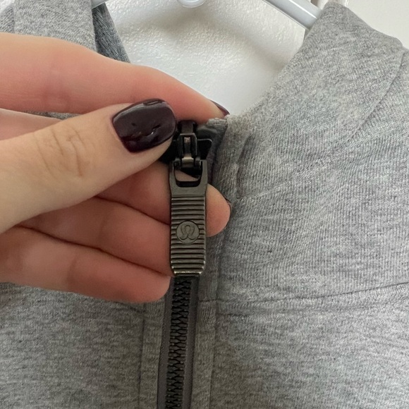 Size 6 gray lululemon zip up jacket - Picture 4 of 4